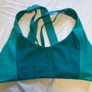 Lululemon two tone color block sports bra.